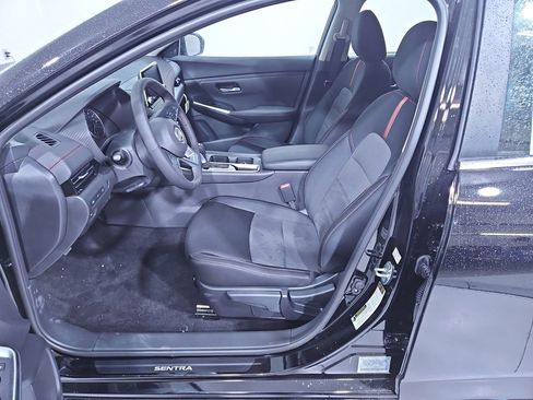 New 2025 Nissan Sentra SR w/ Midnight Edition image 10