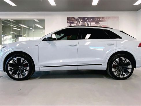 Used 2021 Audi Q8 Premium Plus w/ Premium Plus Package AWD/4WD image 3