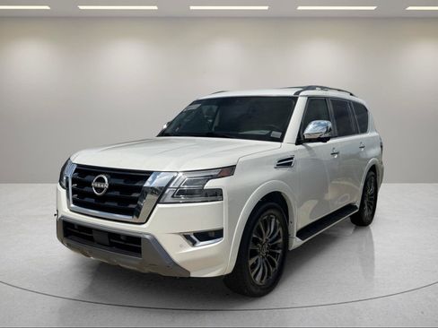 Used 2023 Nissan Armada Platinum w/ Captain's Chairs Package AWD/4WD image 1