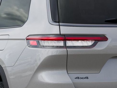 New 2026 Jeep Grand Cherokee L Laredo image 9