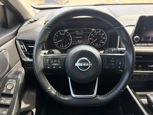Used 2024 Nissan Rogue SV w/ SV Premium Package FWD image 28