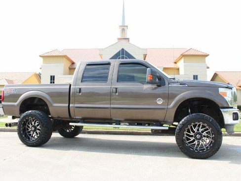 Used 2016 Ford F250 Lariat w/ Lariat Interior Package AWD/4WD image 3