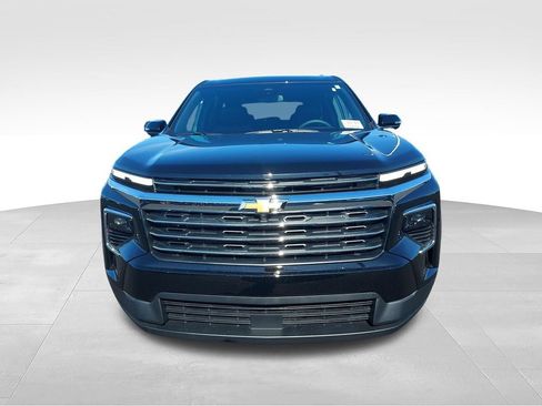 New 2027 Chevrolet Traverse LT w/ LPO, Floor Liner Package FWD image 8