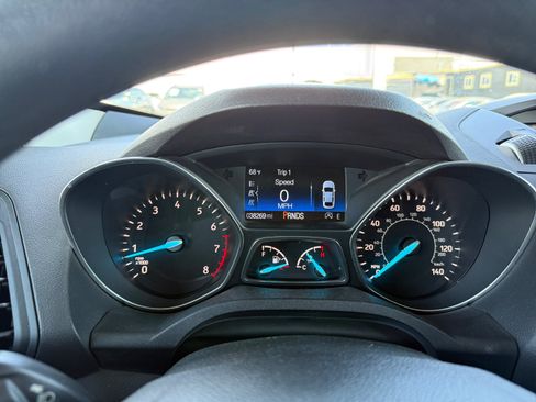 Used 2018 Ford Escape SE FWD image 19