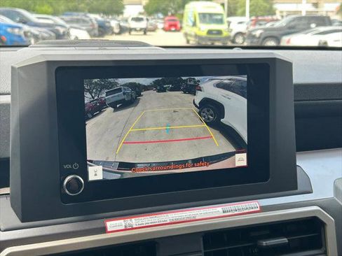 Certified 2025 Toyota Tacoma SR5 AWD/4WD image 33