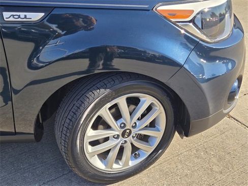 Used 2019 Kia Soul + w/ Audio Package image 6
