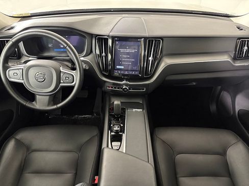 Used 2025 Volvo XC60 B5 Core AWD/4WD image 32