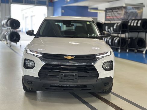 Used 2022 Chevrolet TrailBlazer LS AWD/4WD image 2