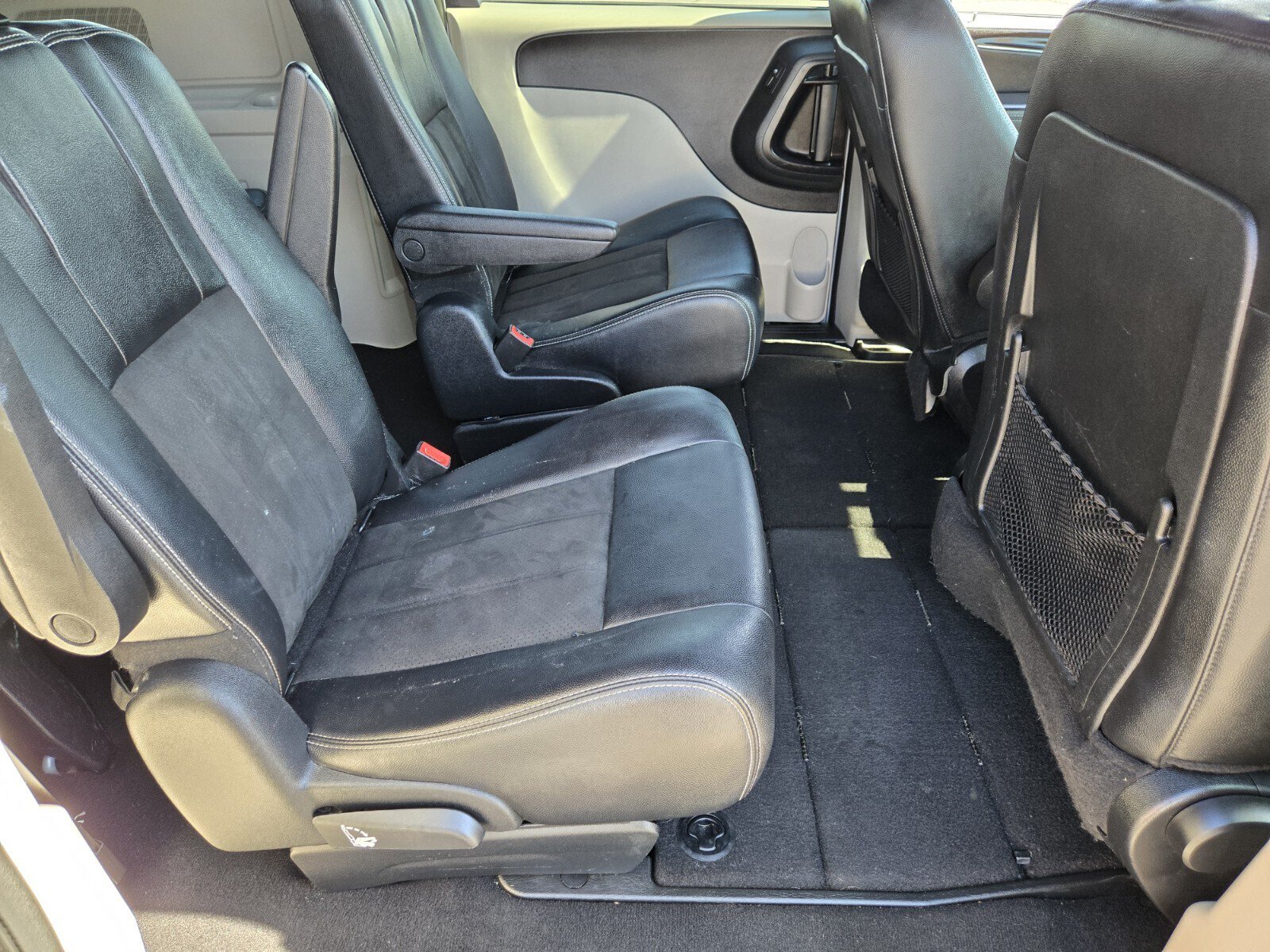 Used 2020 Dodge Grand Caravan SXT FWD image 12
