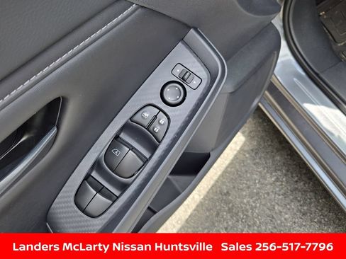 Used 2025 Nissan Sentra S FWD image 21
