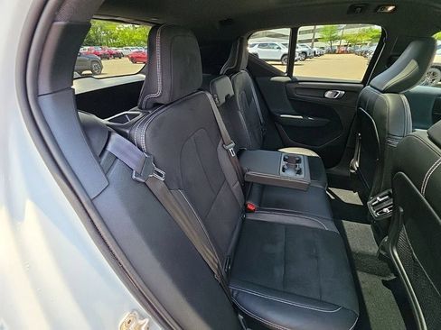 Used 2019 Volvo XC40 T5 R-Design AWD/4WD image 27