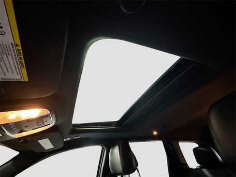 Used 2019 Jeep Grand Cherokee Altitude image 21