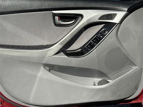 Used 2015 Hyundai Elantra SE w/ Option Group 02 image 10