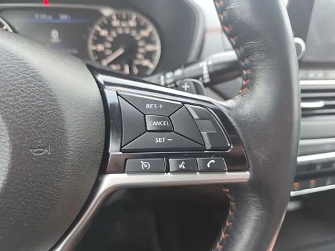 Used 2019 Nissan Altima 2.5 SR FWD image 19