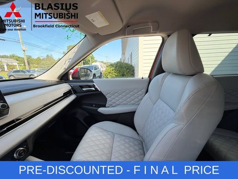 Used 2023 Mitsubishi Outlander SEL AWD/4WD image 29