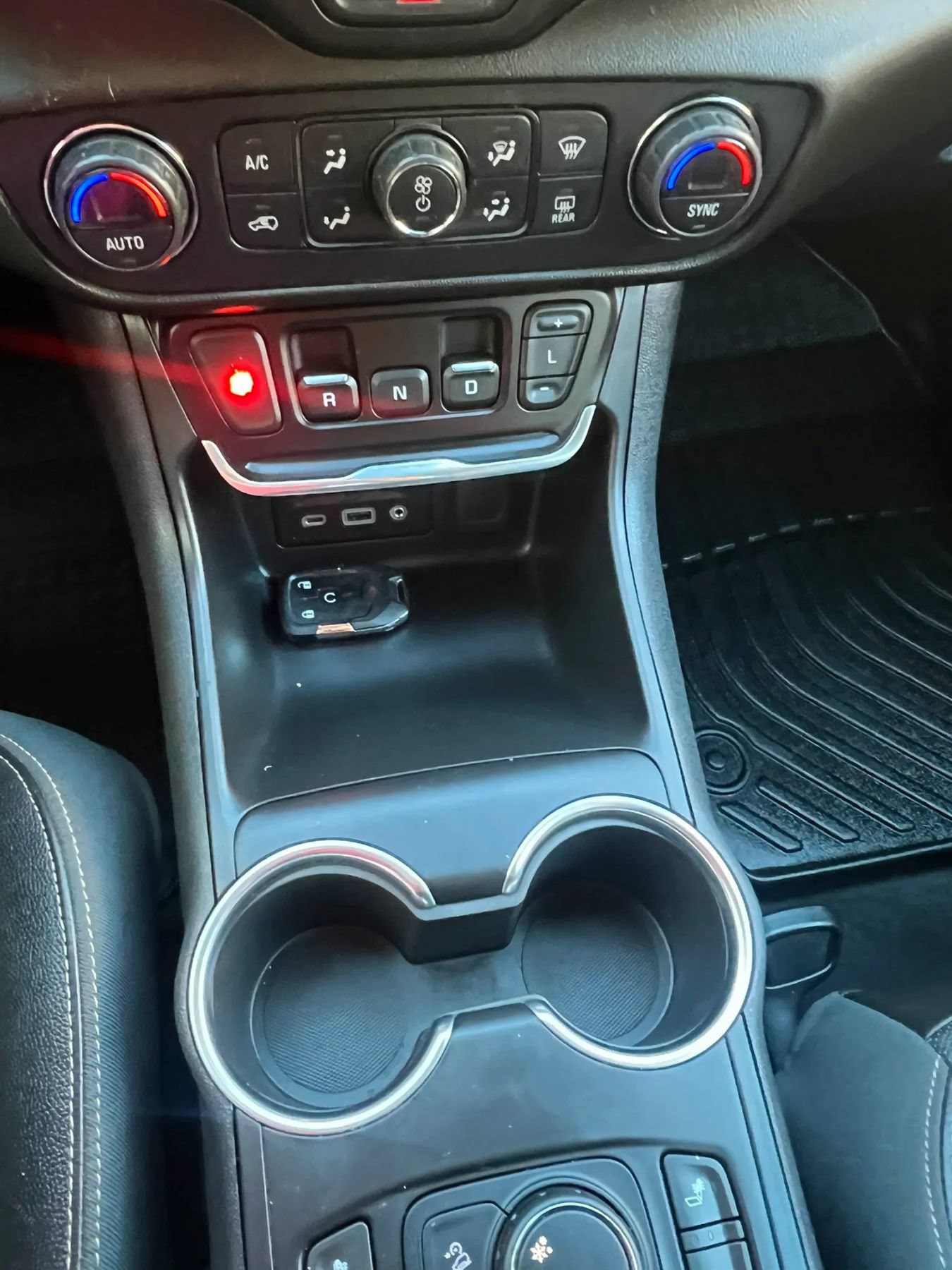 Used 2020 GMC Terrain SLT FWD image 25