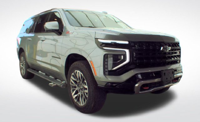 Used 2025 Chevrolet Suburban Z71 AWD/4WD image 9