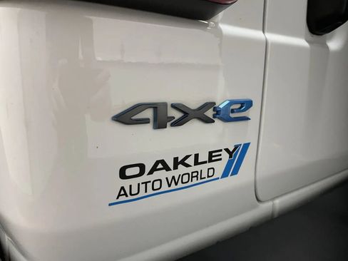 Used 2022 Jeep Wrangler Unlimited Rubicon 4xe AWD/4WD image 18