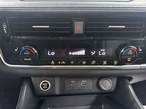 Used 2023 Nissan Rogue SL AWD/4WD image 27