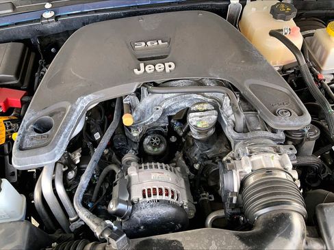 Used 2021 Jeep Gladiator Rubicon w/ Trailer Tow Package image 32