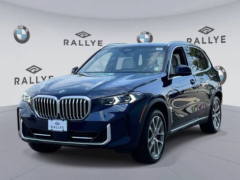 Used 2024 BMW X5 xDrive40i w/ Premium Package AWD/4WD image 3