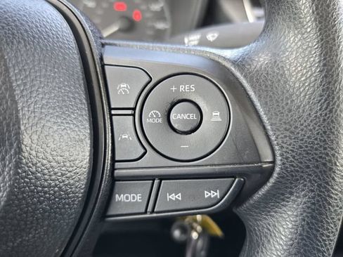 Used 2025 Toyota Corolla LE FWD image 21