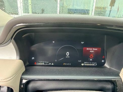 Certified 2022 Lincoln Nautilus FWD w/ Premium Package image 5