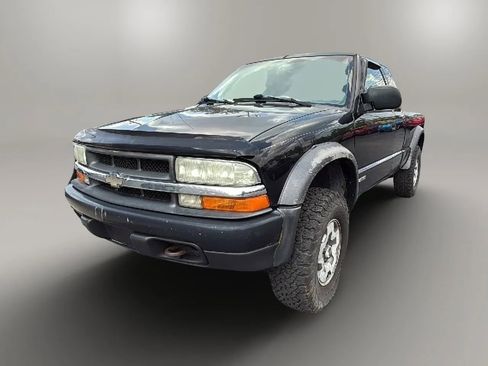 Used 2003 Chevrolet S10 Pickup LS w/ LS Preferred Equipment Group image 1