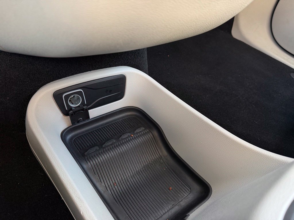 Used 2023 Chrysler Pacifica Touring-L FWD image 20