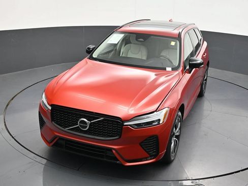 Used 2024 Volvo XC60 B5 Core AWD/4WD image 24