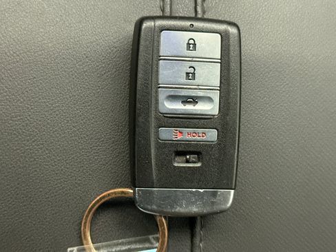 Used 2017 Acura TLX FWD image 10