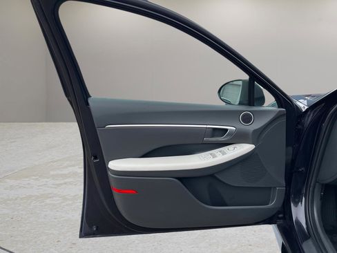 Used 2023 Hyundai Sonata SEL w/ Convenience Package image 9