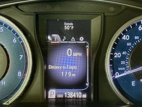 Used 2015 Toyota Camry XLE image 13