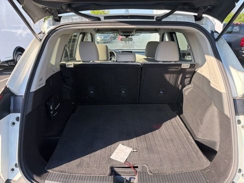 Used 2023 Nissan Rogue SV image 11