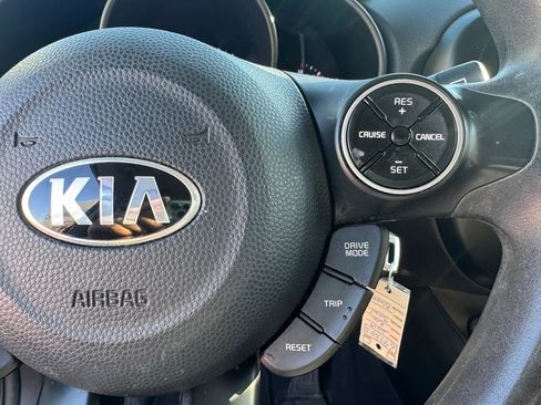 Used 2019 Kia Soul FWD image 33