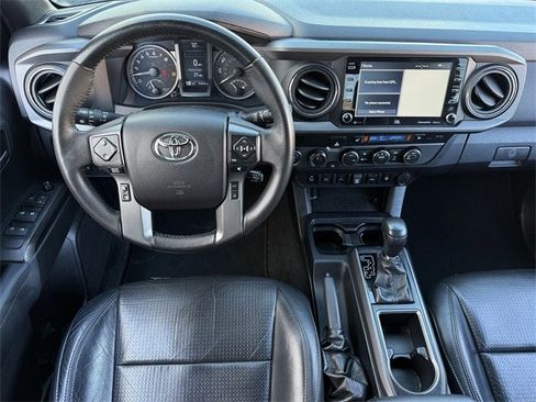 Used 2022 Toyota Tacoma TRD Off-Road w/ Technology Package image 13