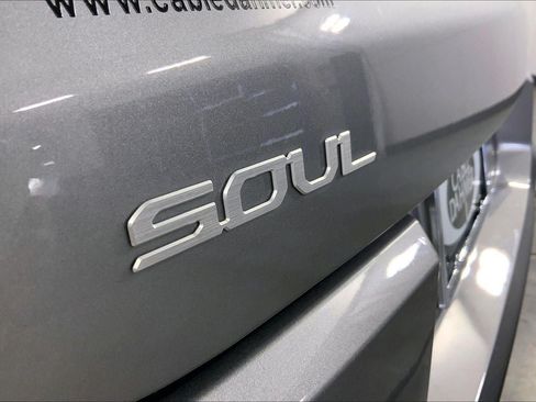 Certified 2025 Kia Soul LX w/ LX Technology Package FWD image 8