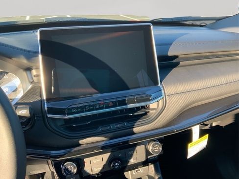 New 2026 Jeep Compass Latitude image 24