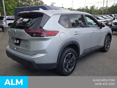 Used 2024 Nissan Rogue SV FWD image 12