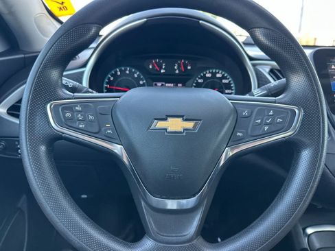 Used 2025 Chevrolet Malibu LT FWD image 23