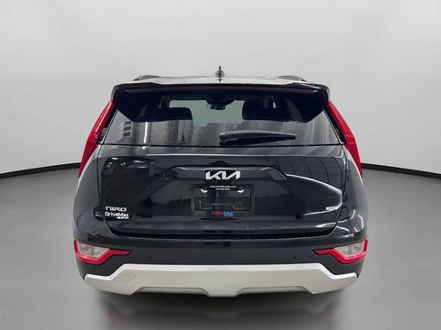 Used 2023 Kia Niro EX image 8