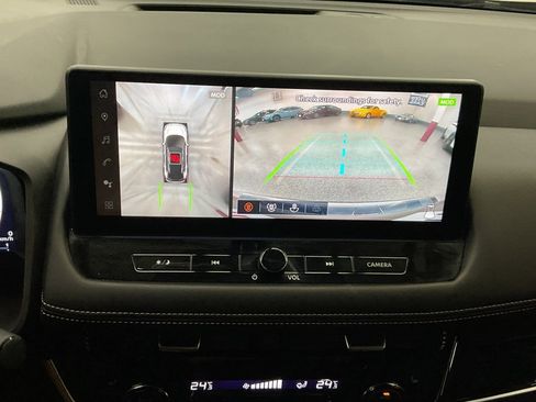 Used 2025 Nissan Rogue SL image 14