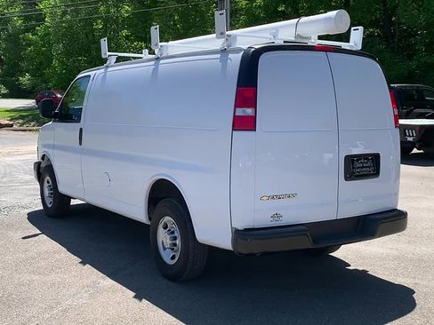 Used 2024 Chevrolet Express 2500 w/ Driver Convenience Package RWD image 3