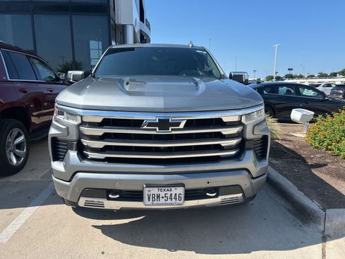 Used 2023 Chevrolet Silverado 1500 High Country w/ Technology Package AWD/4WD image 2