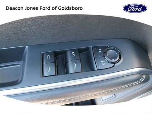 Used 2025 GMC Acadia Elevation image 19