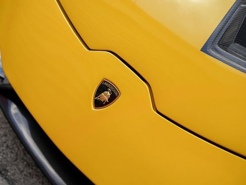 Used 2022 Lamborghini Huracan EVO image 17