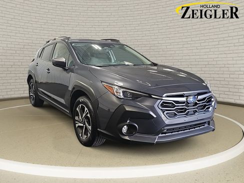 Used 2024 Subaru Crosstrek 2.0i Premium AWD/4WD image 3