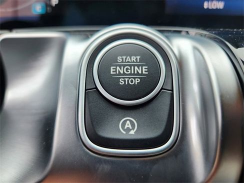 Certified 2025 Mercedes-Benz GLB 250 4MATIC image 23