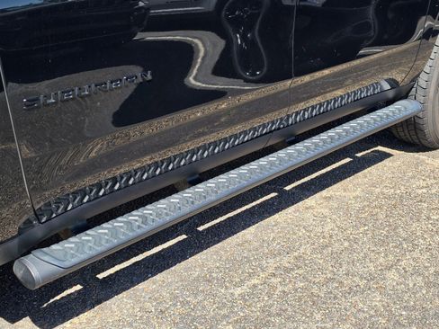 Used 2021 Chevrolet Suburban Z71 image 29