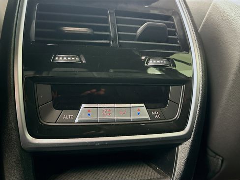 Used 2022 BMW X5 xDrive40i w/ Premium Package image 33